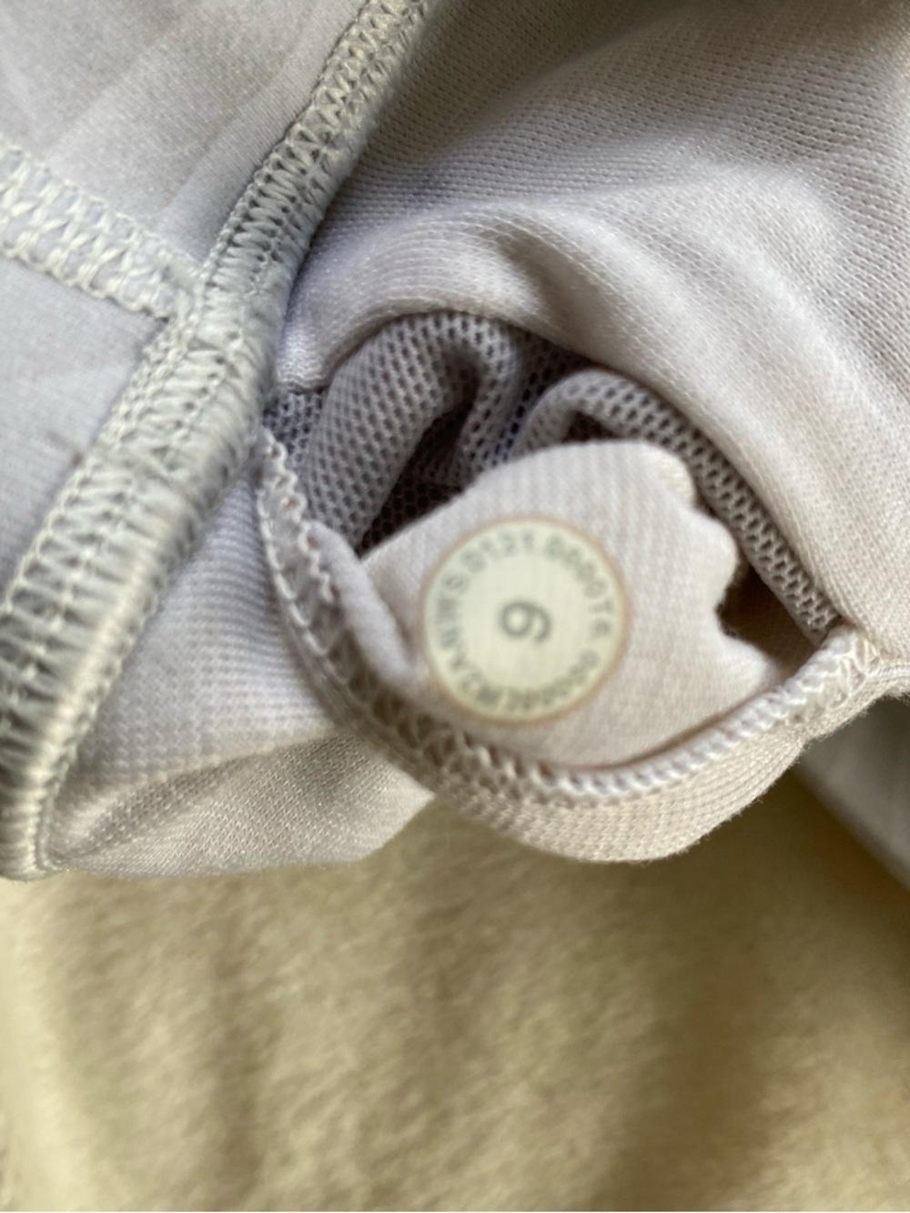 Lululemon Energy Sports Bra - Picture 5 of 6
